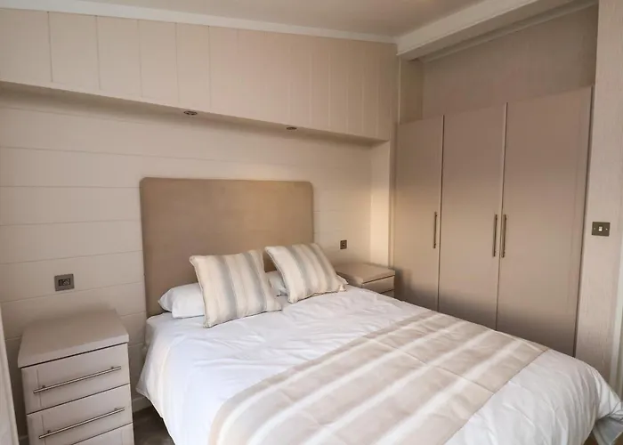 Holly Semesterbostad