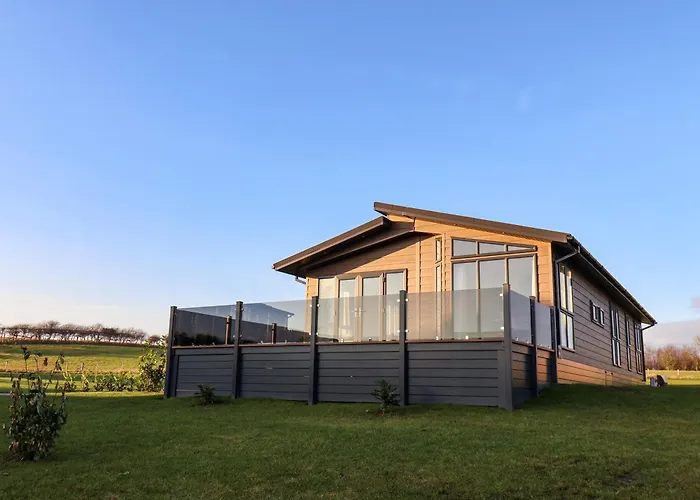 Holly Semesterbostad